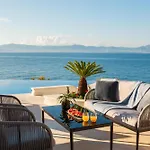 Villa La - Beachfront - Infinity Heated Pool - New