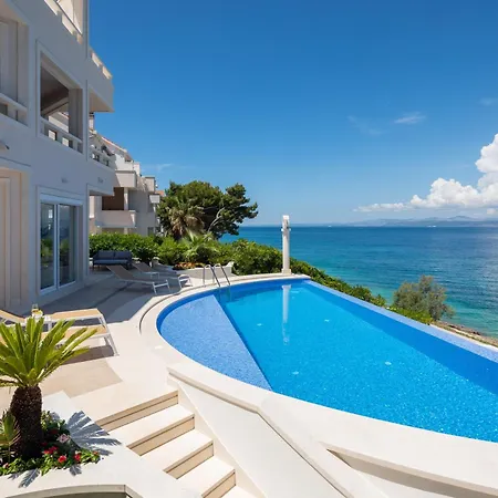 La - Beachfront - Infinity Heated Pool - New * Sutivan