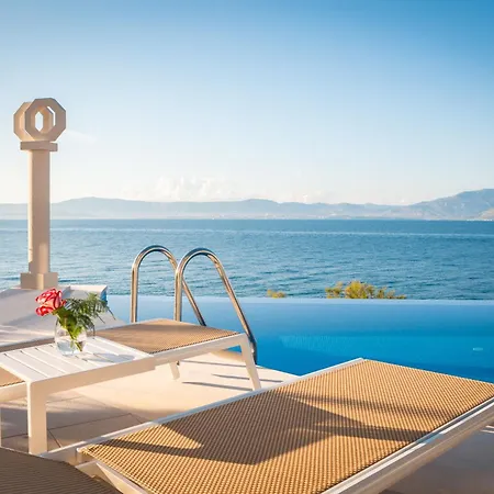 Villa La - Beachfront - Infinity Heated Pool - New