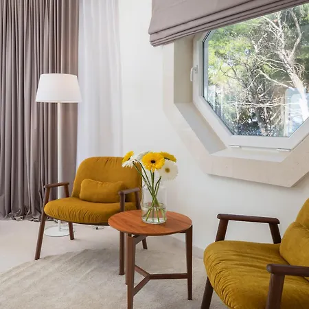 Villa La - Beachfront - Infinity Heated Pool - New *