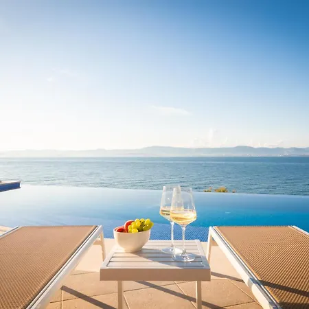 La - Beachfront - Infinity Heated Pool - New Villa *