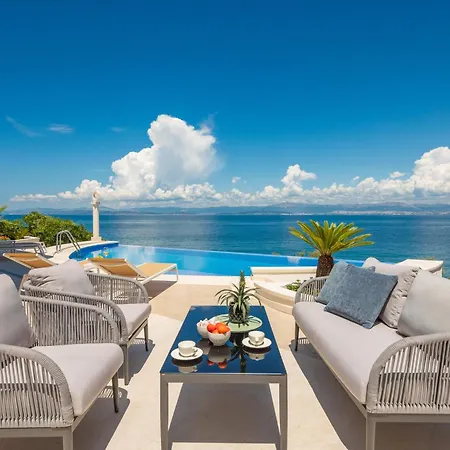 La - Beachfront - Infinity Heated Pool - New * Sutivan