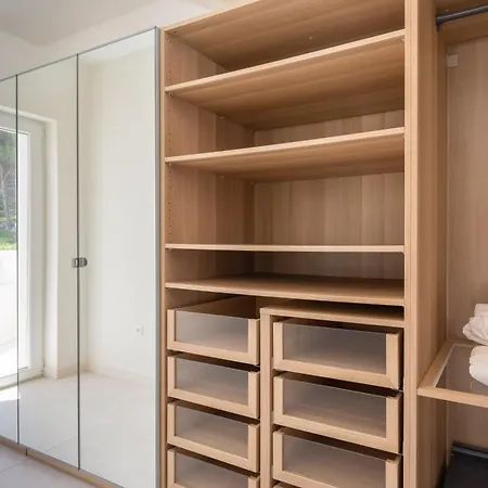 Villa La - Beachfront - Infinity Heated Pool - New