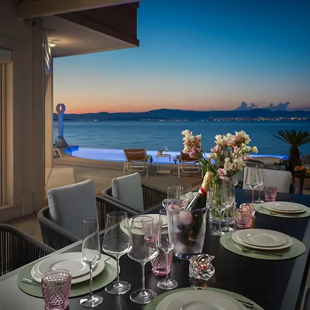 La - Beachfront - Infinity Heated Pool - New *