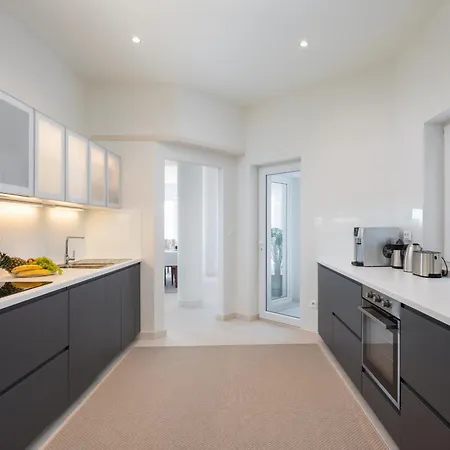 La - Beachfront - Infinity Heated Pool - New Villa