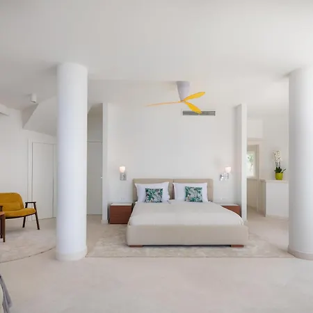 La - Beachfront - Infinity Heated Pool - New Villa Sutivan