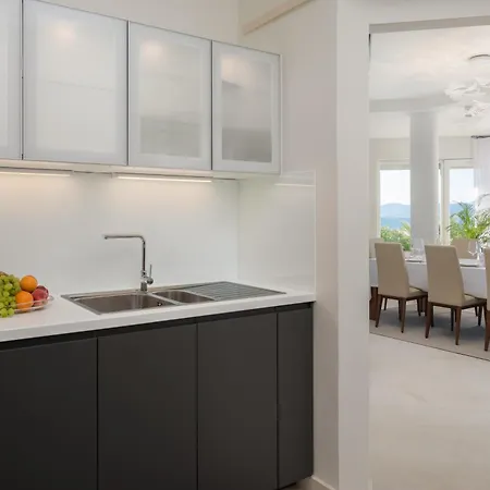 La - Beachfront - Infinity Heated Pool - New Villa