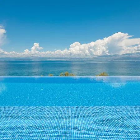 La - Beachfront - Infinity Heated Pool - New *