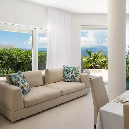 La - Beachfront - Infinity Heated Pool - New *