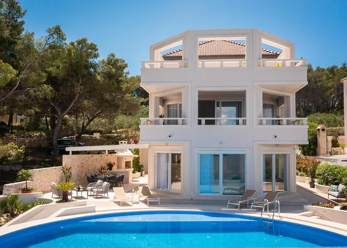 La - Beachfront - Infinity Heated Pool - New *