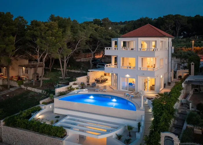 La - Beachfront - Infinity Heated Pool - New *