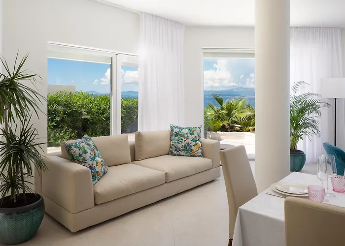 La - Beachfront - Infinity Heated Pool - New *