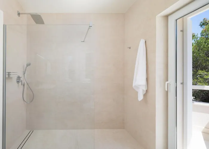 La - Beachfront - Infinity Heated Pool - New