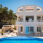 La - Beachfront - Infinity Heated Pool - New *
