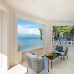 빌라 La - Beachfront - Infinity Heated Pool - New 수티반