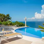 빌라 La - Beachfront - Infinity Heated Pool - New 수티반