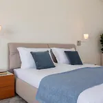 빌라 La - Beachfront - Infinity Heated Pool - New 수티반
