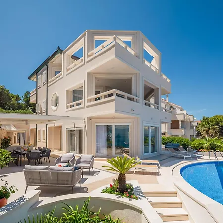 La - Beachfront - Infinity Heated Pool - New Villa Sutivan