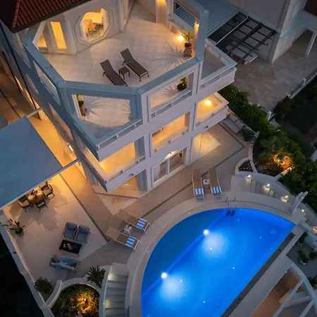 La - Beachfront - Infinity Heated Pool - New * Sutivan