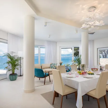 La - Beachfront - Infinity Heated Pool - New * Sutivan